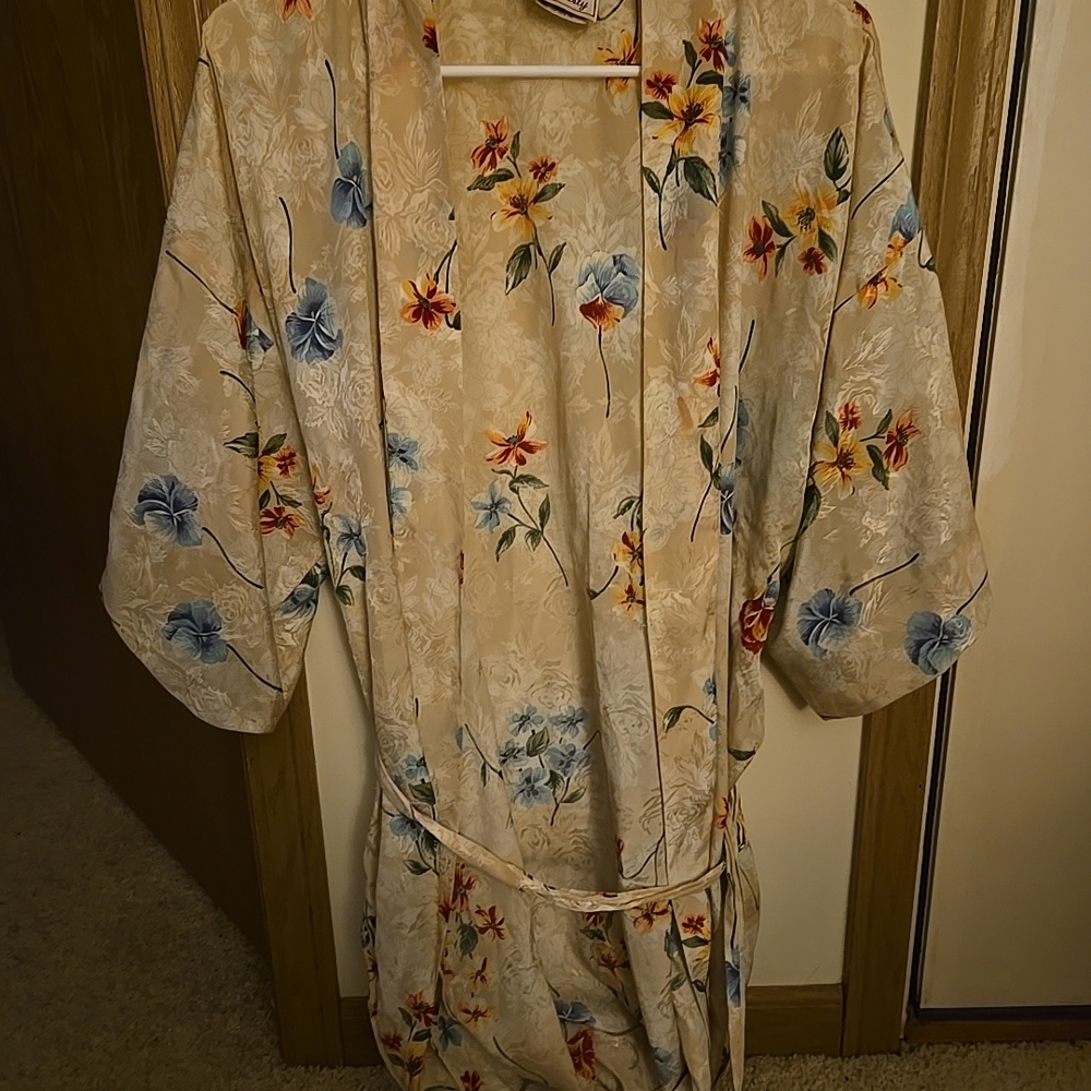 VTG California Dynasty Womens Cream Floral Belted Silky Kimono Robe Size Large!